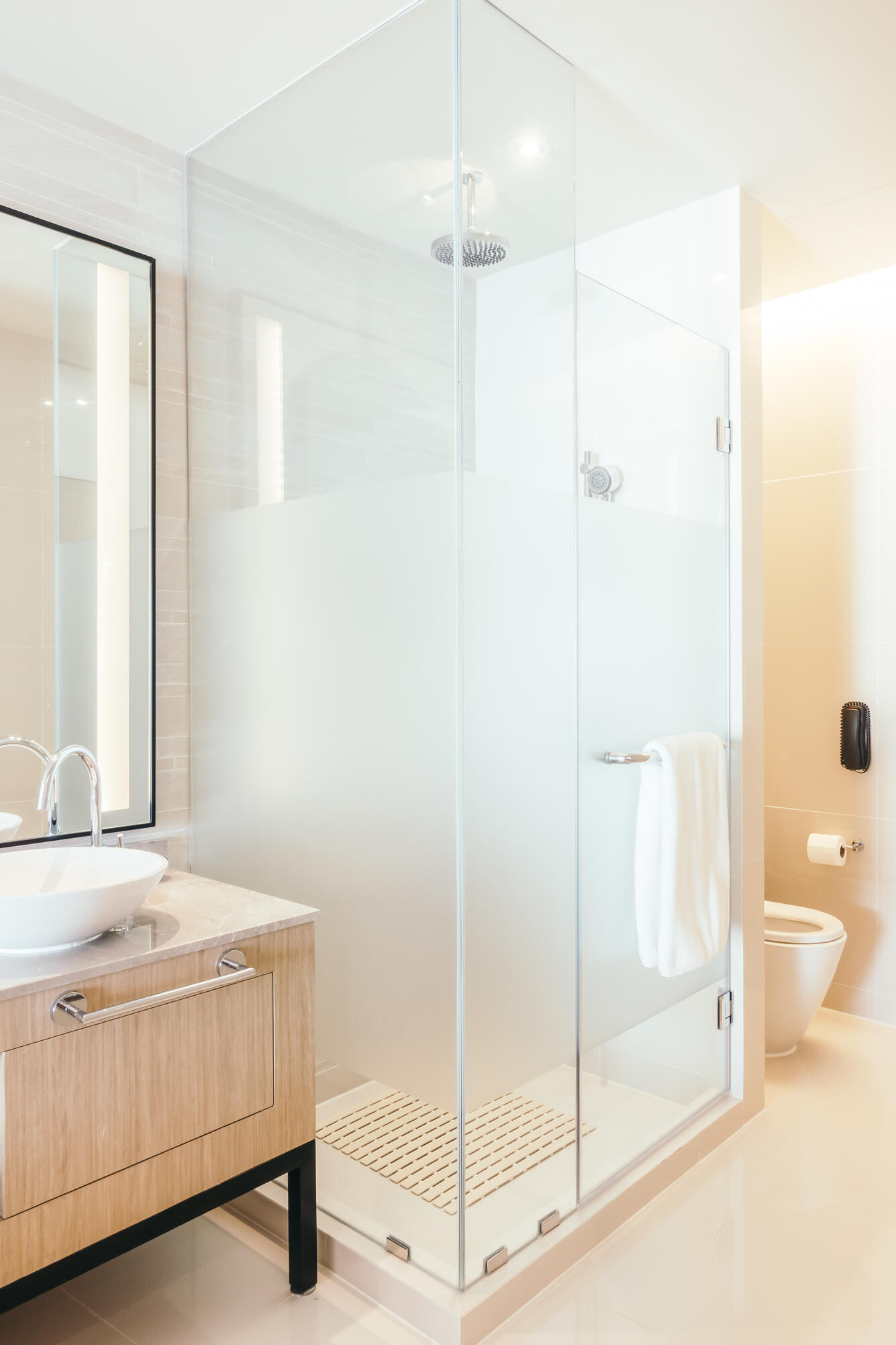 Expert bath re-enamelling in Cardiff